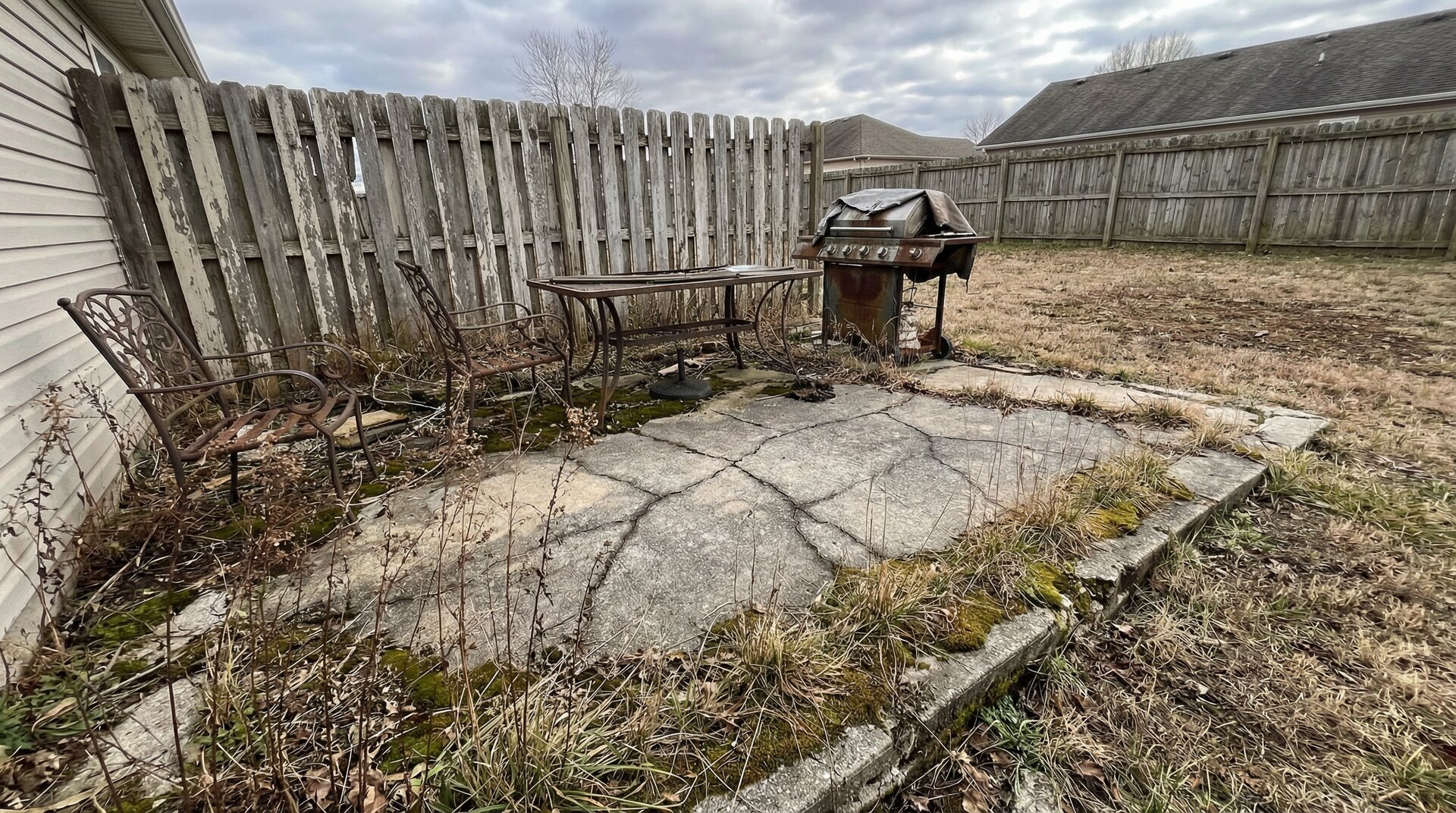 Outdoor Patio Oasis - Before